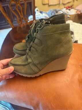 Wedge Suede Lace-Up Ankle Boots in Olive Green